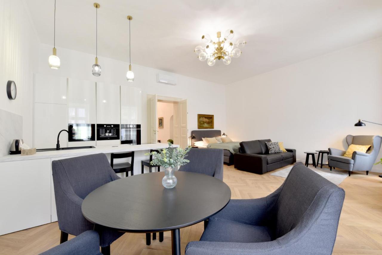 Apartman S Balkonom Trencin Exterior photo