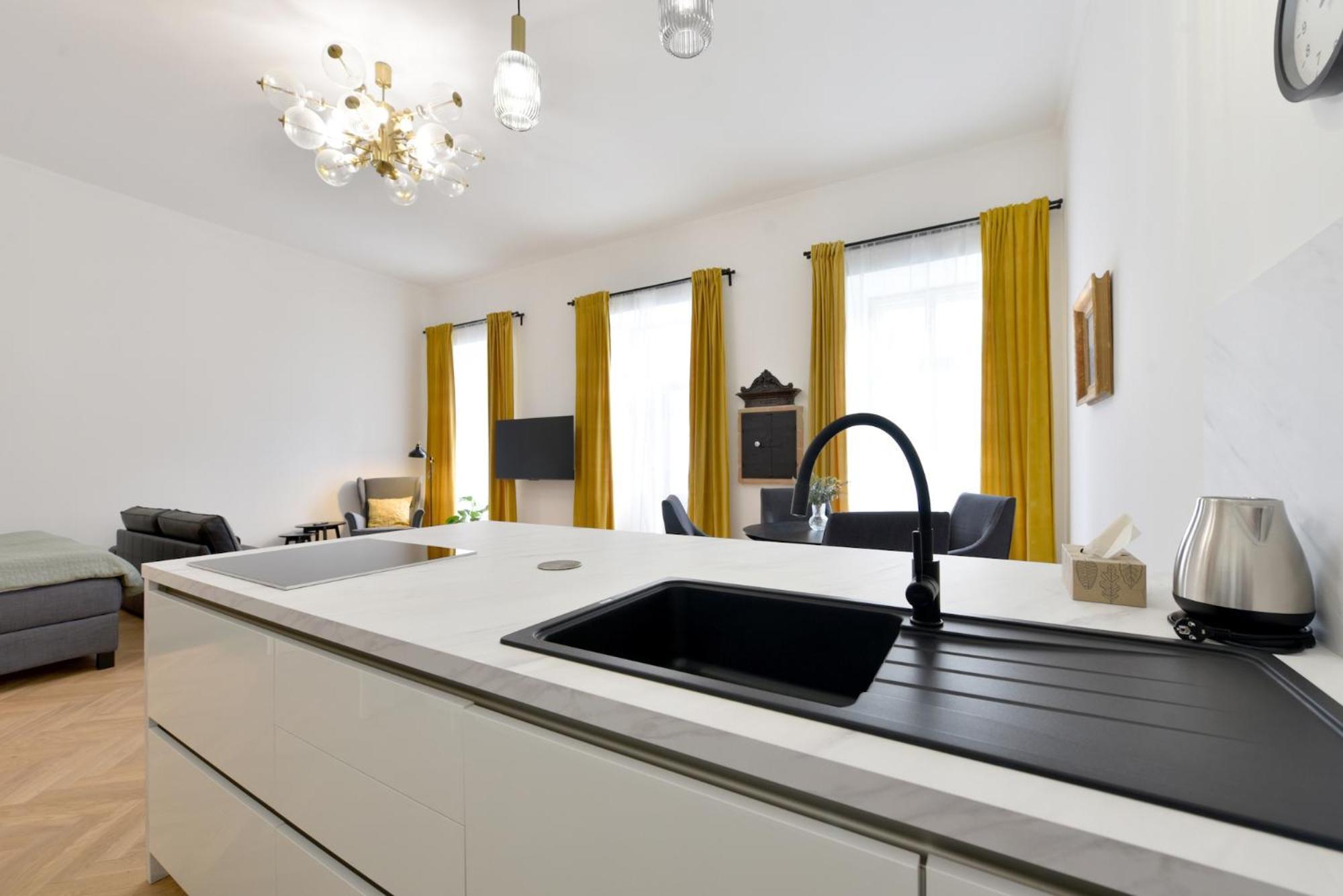 Apartman S Balkonom Trencin Exterior photo